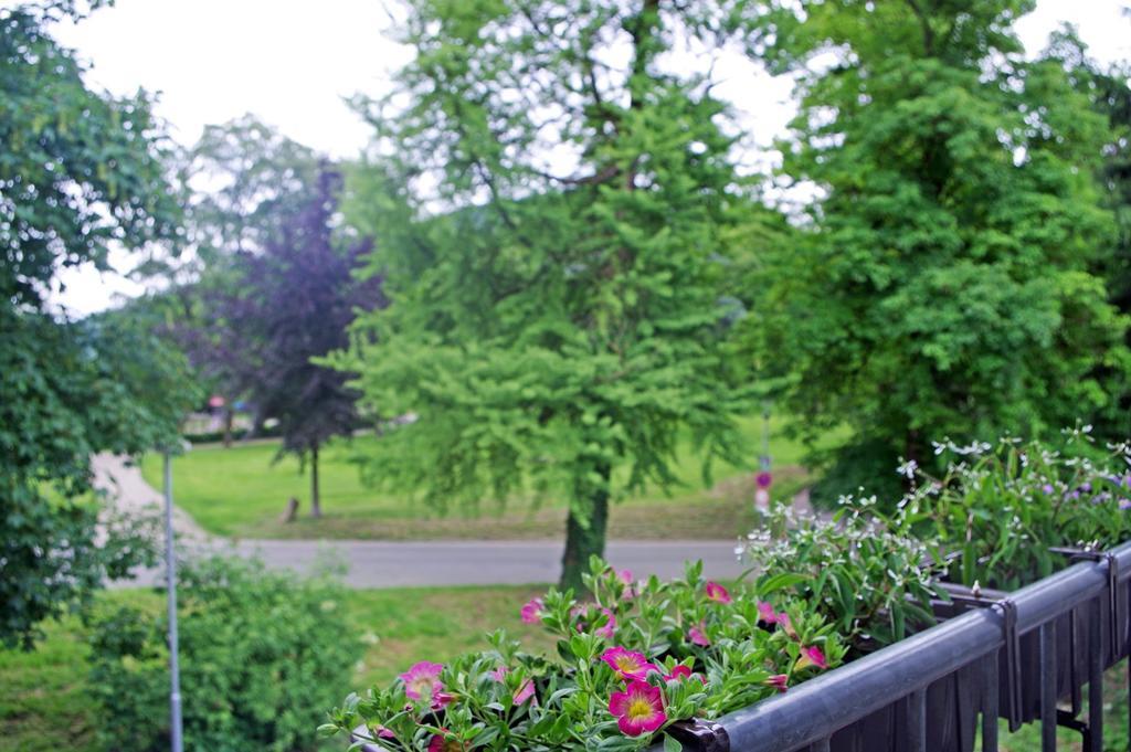Ferien-Wohnung Am Menzer-Park Неккарґемюнд Екстер'єр фото