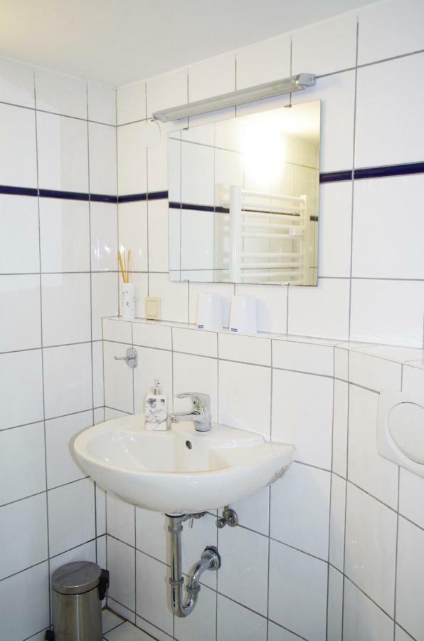Ferien-Wohnung Am Menzer-Park Неккарґемюнд Екстер'єр фото